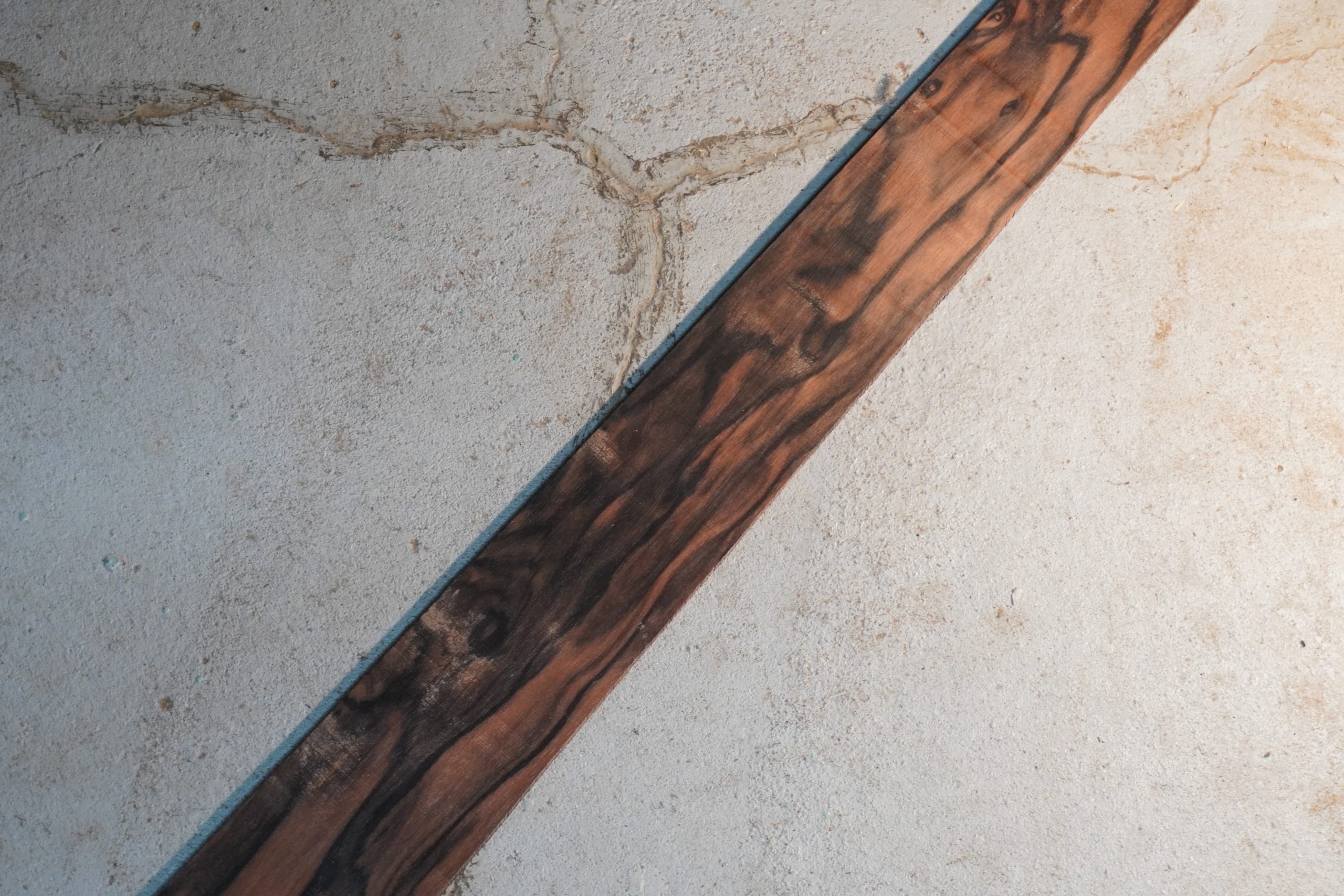マッカーサーエボニー - Macassar Ebony | Sago New Material Guitars